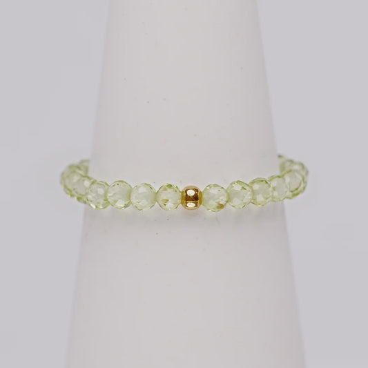 PERIDOT CRYSTAL RING - Stein der Leichtigkeit
